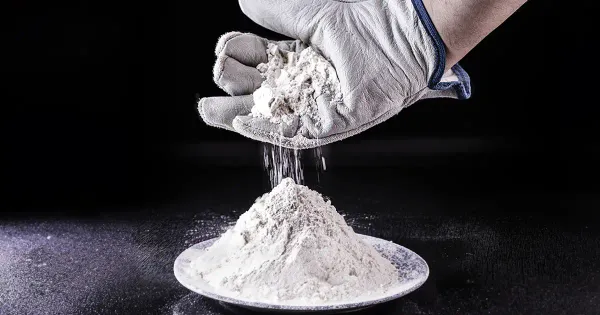 ليش ثاني أكسيد التيتانيوم بعده موجود في أكلات أمريكا رغم حظر أوروبا