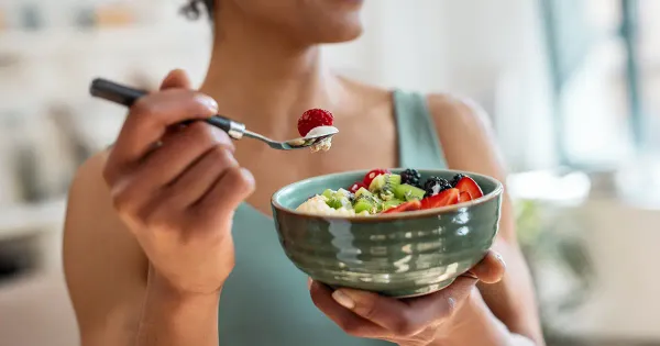 أهداف الأكل الصغيرة تحفز تغييرات أكبر، دراسة جديدة تقول ذلك